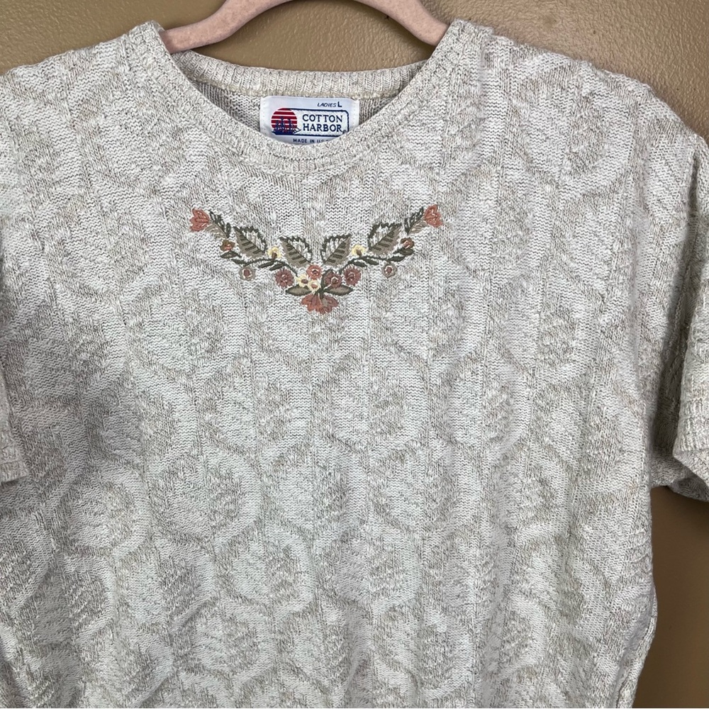 Vintage Grandma Cream Short Sleeve Sweater with Floral Embroidery Sz Large